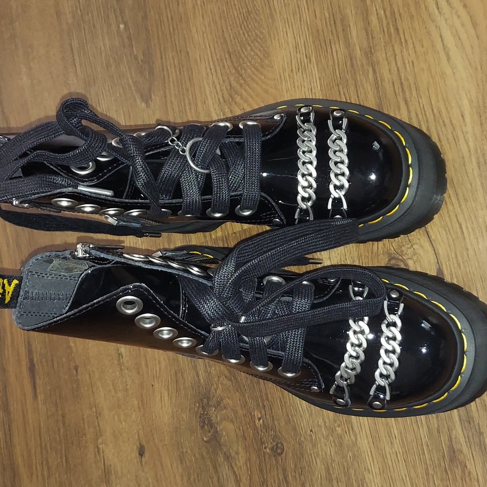 Brand New Dr. Martens Platform Stud Boot Size 5